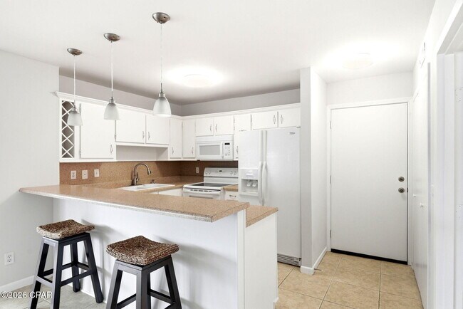 Foto del edificio - 4725 Bay Point Rd
