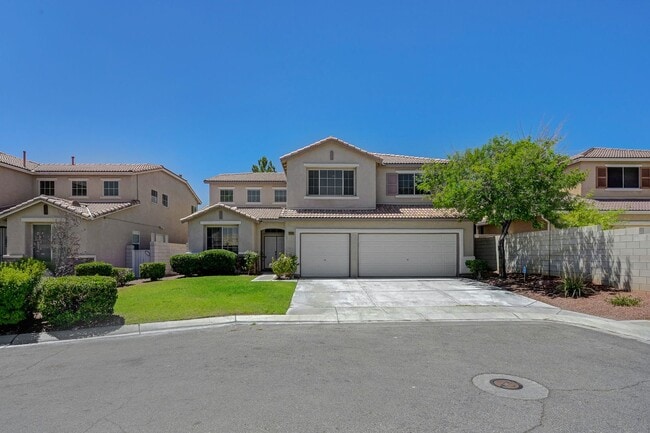 Building Photo - A Fabulous 4 Bedroom Home with a Sparkling...