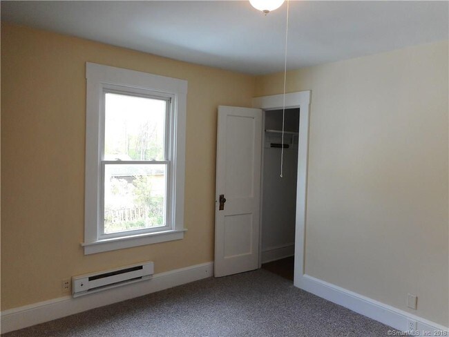 Building Photo - 831 Migeon Ave