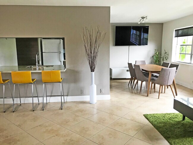 Foto del edificio - 8621 SW 5th St