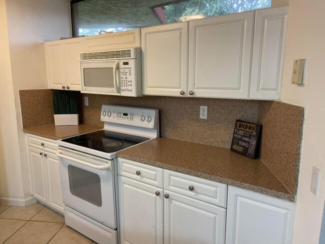 Building Photo - 8159 Severn Dr