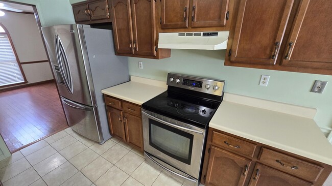 Foto del edificio - 1388 Hardwood Trail