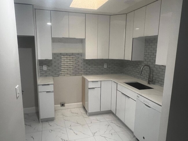 Building Photo - 3502 Waterview Cir