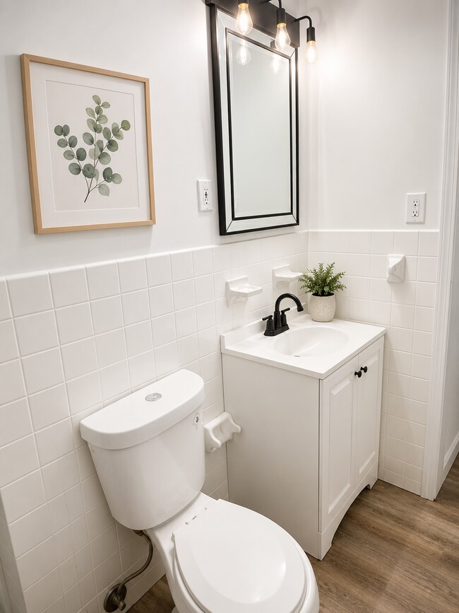 Foto del edificio - Charming 3BR Rental with Extra Living Space in Basement
