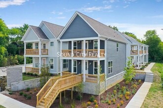 Building Photo - 806 Briar Cir