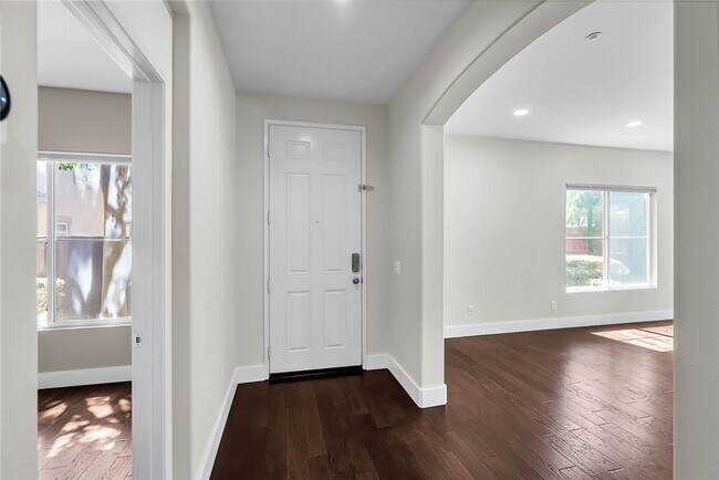 Foto del edificio - 4028 Landau Ct