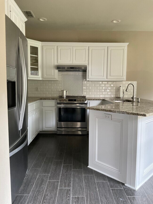 Foto del edificio - 7307 Moss Brook Dr