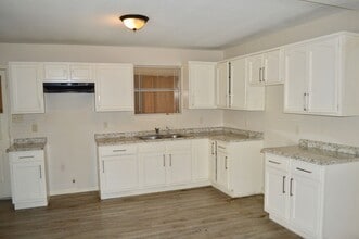 Building Photo - 6451 Buena Vista St