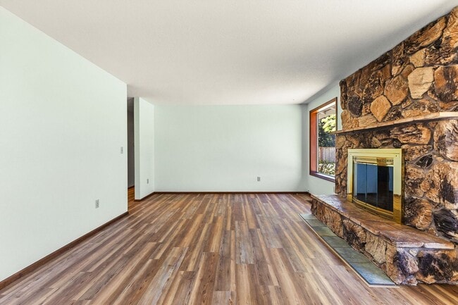 Building Photo - Ideally Located Close to It All — A Cozy Cul-de-Sac Home with Fireplace, Modern Updates & a Fence...