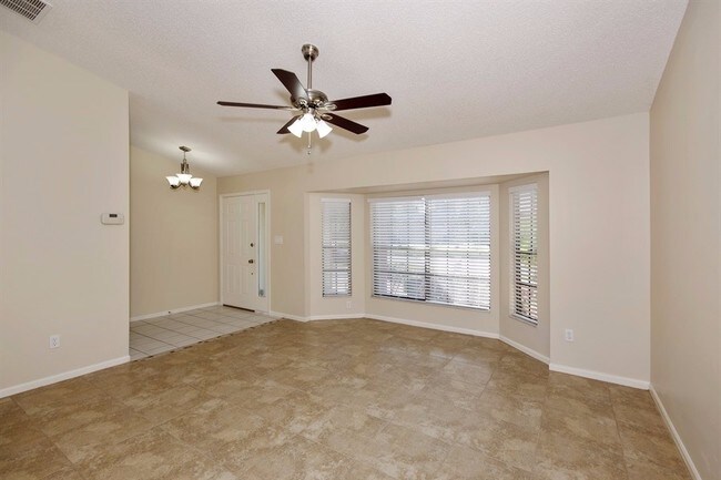 Foto del edificio - 266 Stillwater Dr