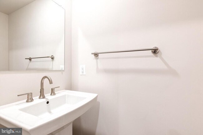 Foto del edificio - 200 Hickory Holw Ct