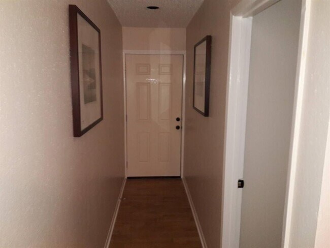 Foto del edificio - 12900 Walden Rd