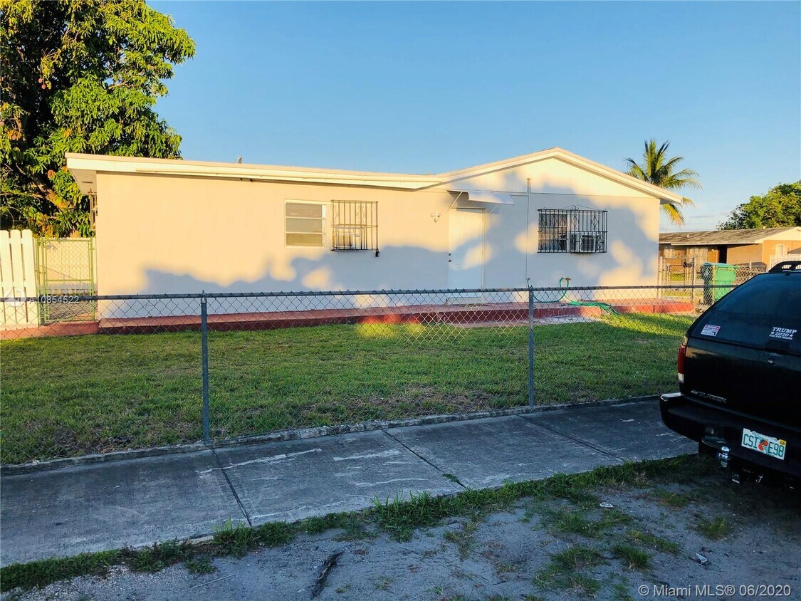 Primary Photo - 5045 NW 186th St