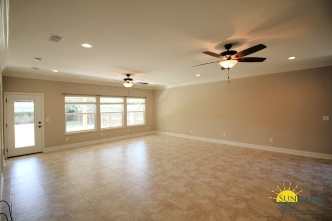 Building Photo - Gorgeous 4 Bedroom Home in Fort Walton Beach