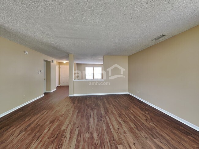 Foto del edificio - 7582 Royal Fern Ln