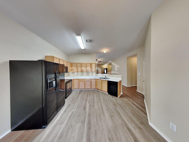 Foto del edificio - 9842 Charline Ln