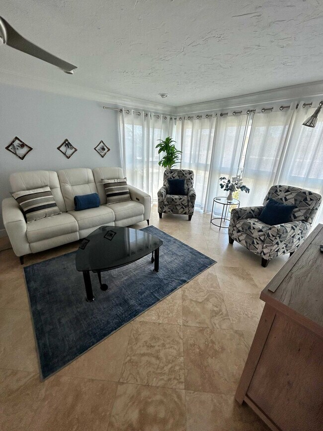Building Photo - 127 Vista Hermosa Cir