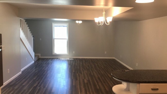 Building Photo - 3 Bedroom 2 Bath Duplex in Lebanon