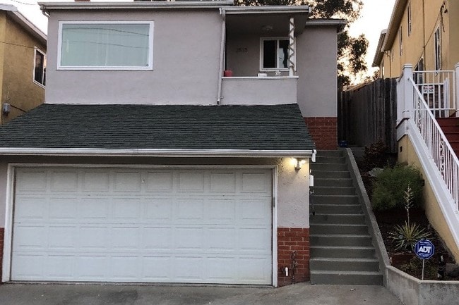 Front of House - 2515 Oliver Ave