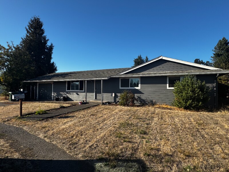 Foto principal - 795 E Robidoux St