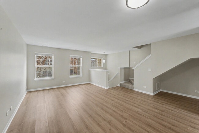 Foto del edificio - 534 Richard Brown Blvd