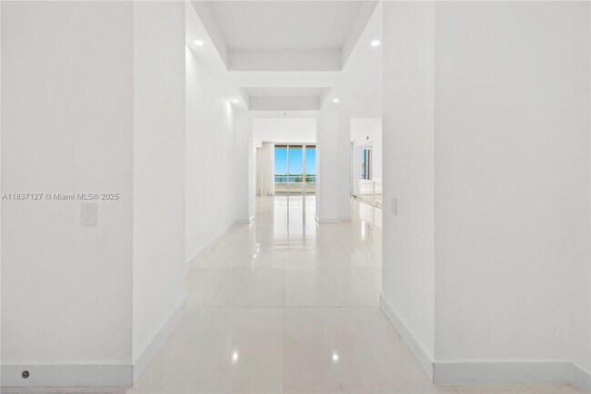 Foto del edificio - 808 Brickell Key Dr