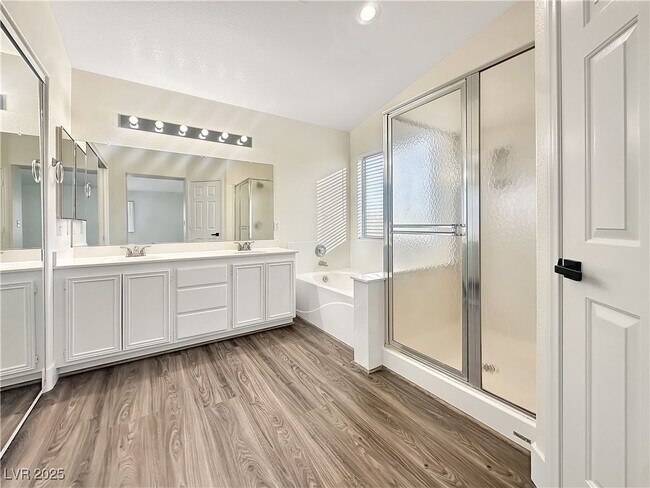 Foto del edificio - 9641 Windborne Ave