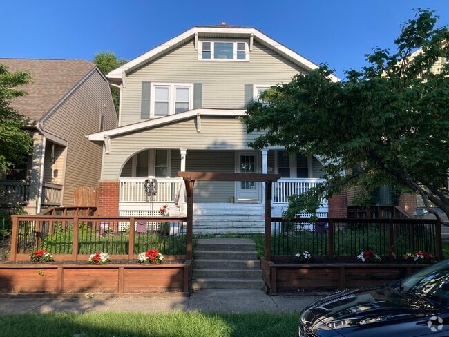 Building Photo - 1287 N 5th St