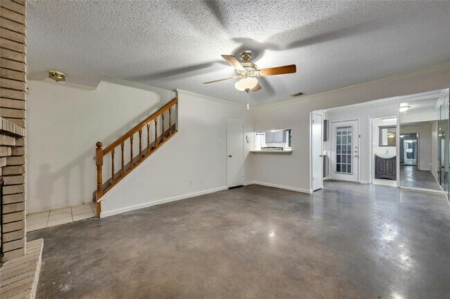 Foto del edificio - 8400 Jamestown Dr