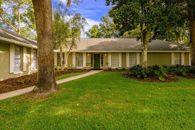 Building Photo - 119 Rio Pinar Dr