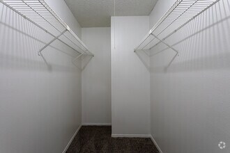 1BR, 1BA - 662 SF - EPERNAY APARTMENTS