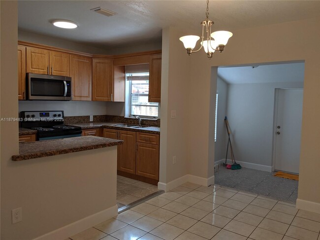 Foto del edificio - 4605 SW 1st St
