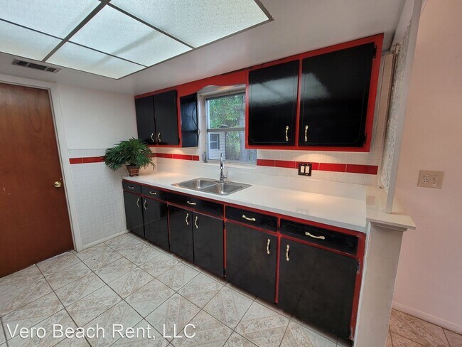 Building Photo - 3 br, 2 bath House - 2433 1st Pl SW