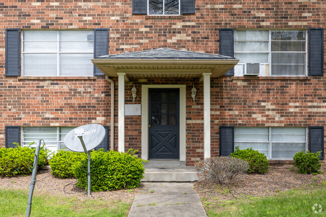 Building Photo - The Ravenwood Apartments