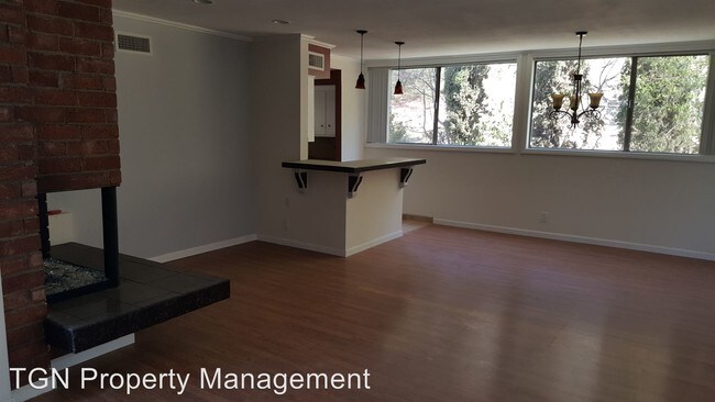 Building Photo - 857 Montecito Dr