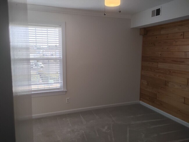 Building Photo - Southbridge VI Unit 2268K