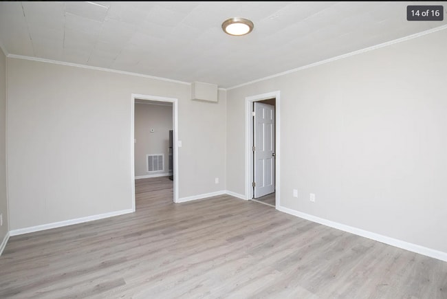 Foto del edificio - 2608 E 37th St