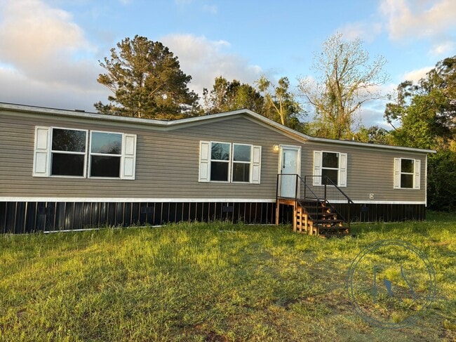 Building Photo - MOVE IN SPECIAL: Ask about a full month of rent for FREE
