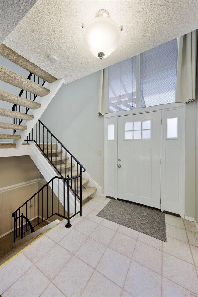 Foto del edificio - 1675 Country Hill Ln