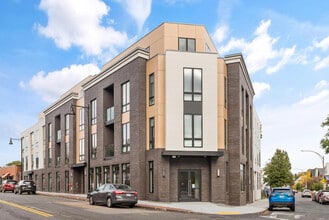 Building Photo - 1700 Dorchester Ave