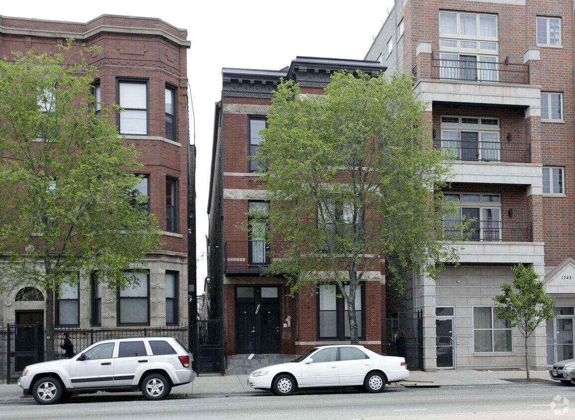 Foto principal - 1351 N Ashland Ave