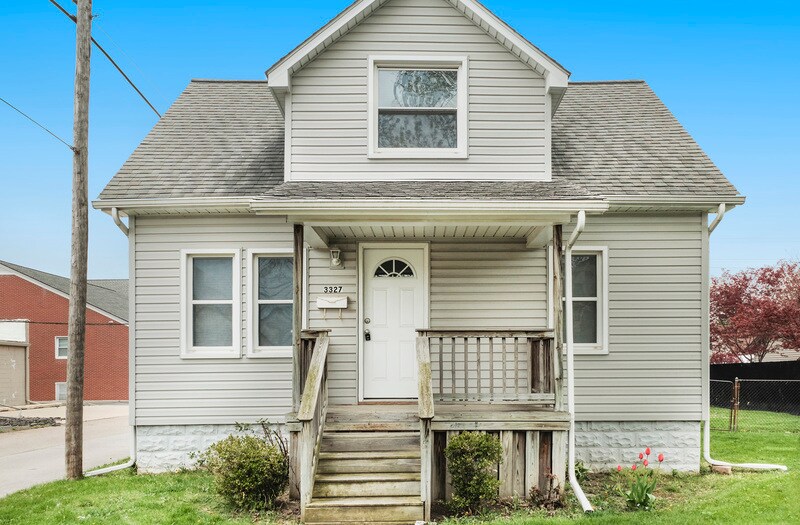Primary Photo - 3327 20th St