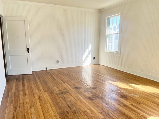 Foto del edificio - 452 Bernardo St