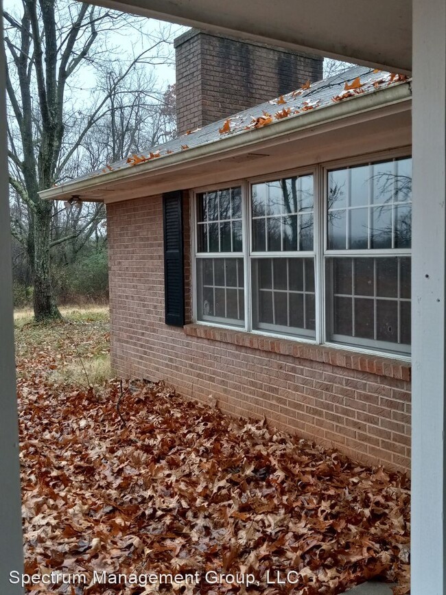 Building Photo - 2 br, 2 bath House - 4645 E Andrew Johnson...