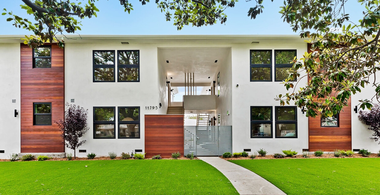 Building Photo - 11785 Gateway Blvd