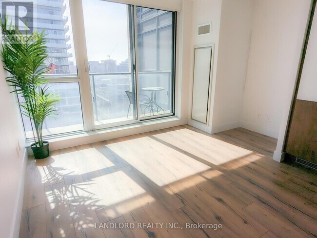 Building Photo - 39 Sherbourne St