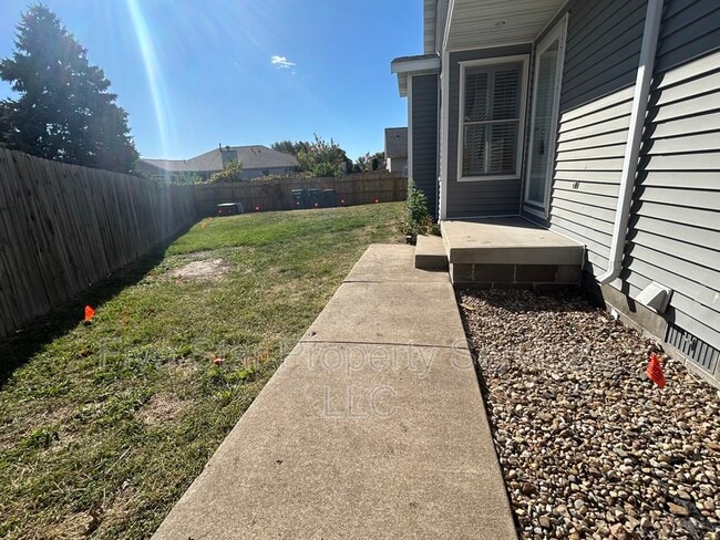 Building Photo - 1414 School House Ln