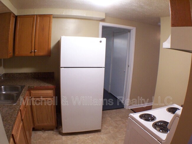 Foto del edificio - 2134 Danson St