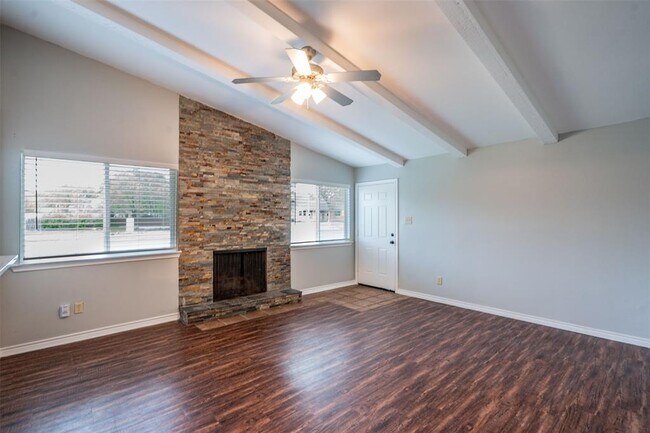 Foto del edificio - 304 W William Cannon Dr