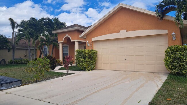 Foto del edificio - 3631 SW Kasin St